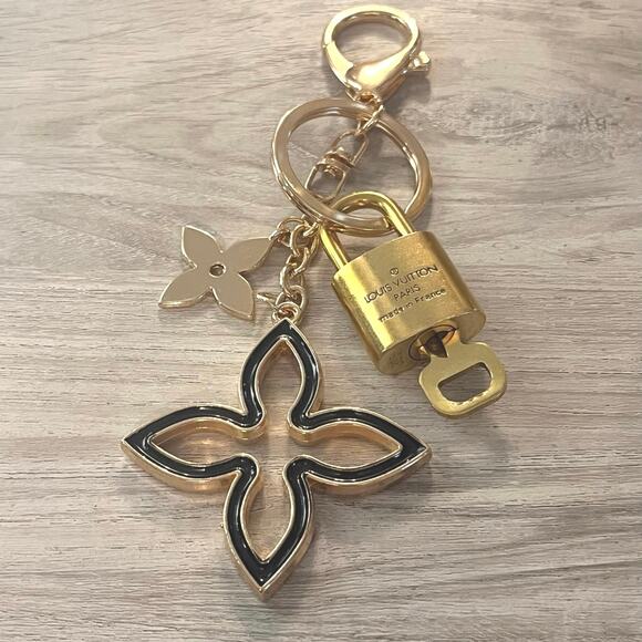 Louis Vuitton lock and key set #305 - Picture 2 of 5